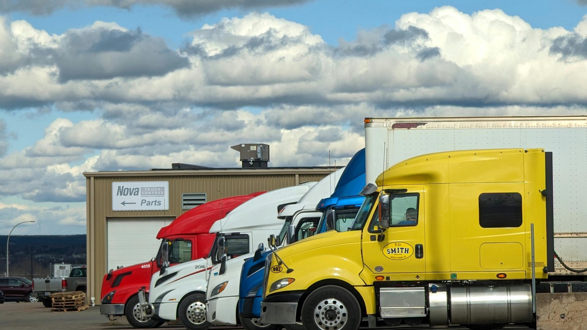 Truck Queue Management System (TQMS) Transport Management System (TMS) Logistics optimization Supply chain management Yard management solutions Truck movement optimization Logistics facility management Reduced truck wait times TQMS vs. TMS differences Transportation logistics software Real-time yard monitoring Warehouse and distribution center efficiency End-to-end shipment tracking Freight auditing Route planning software Load planning optimization Yard resource utilization Truck congestion prevention Safety and compliance in logistics Cost-effective transportation management